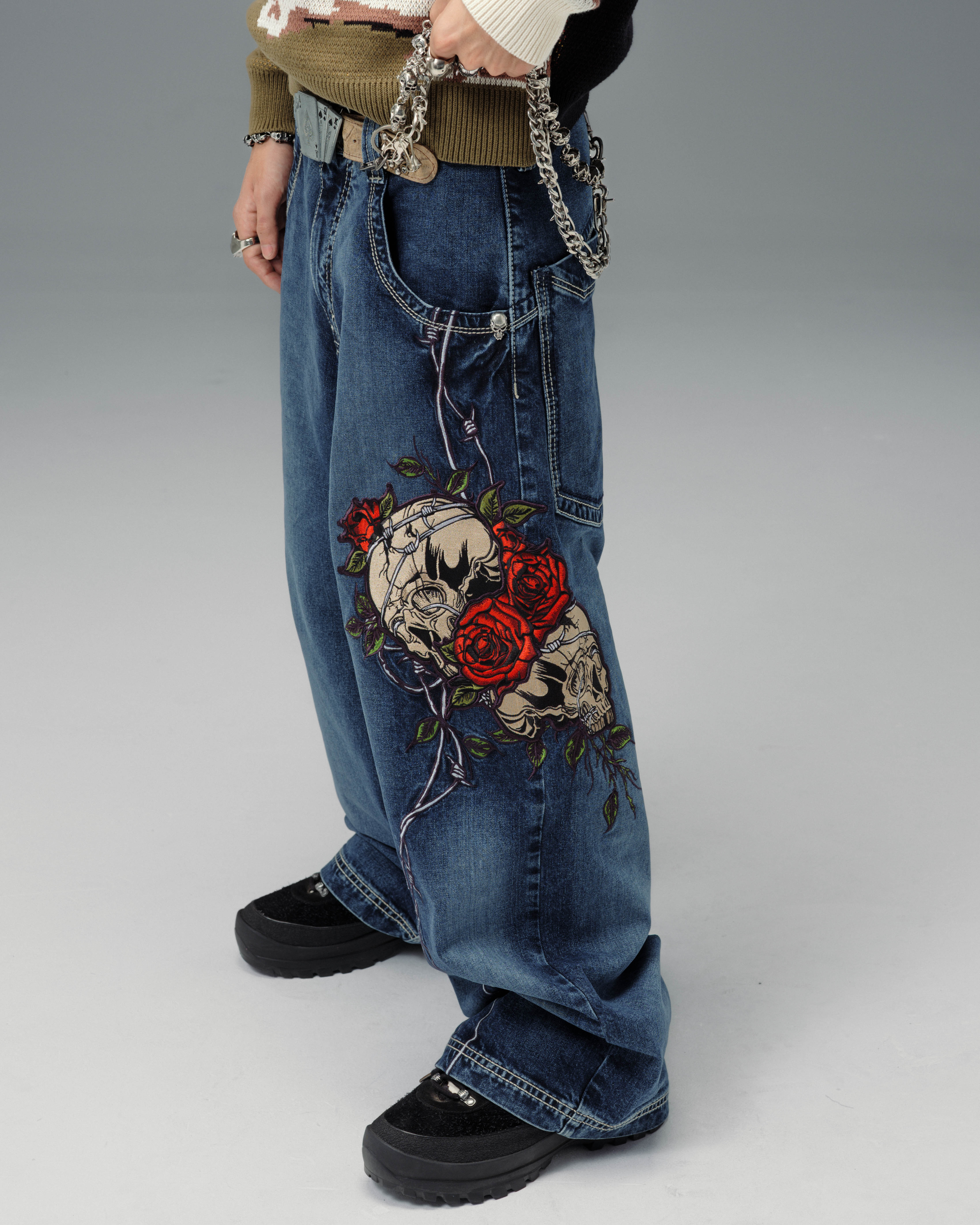 Skull & Roses Jeans. 24