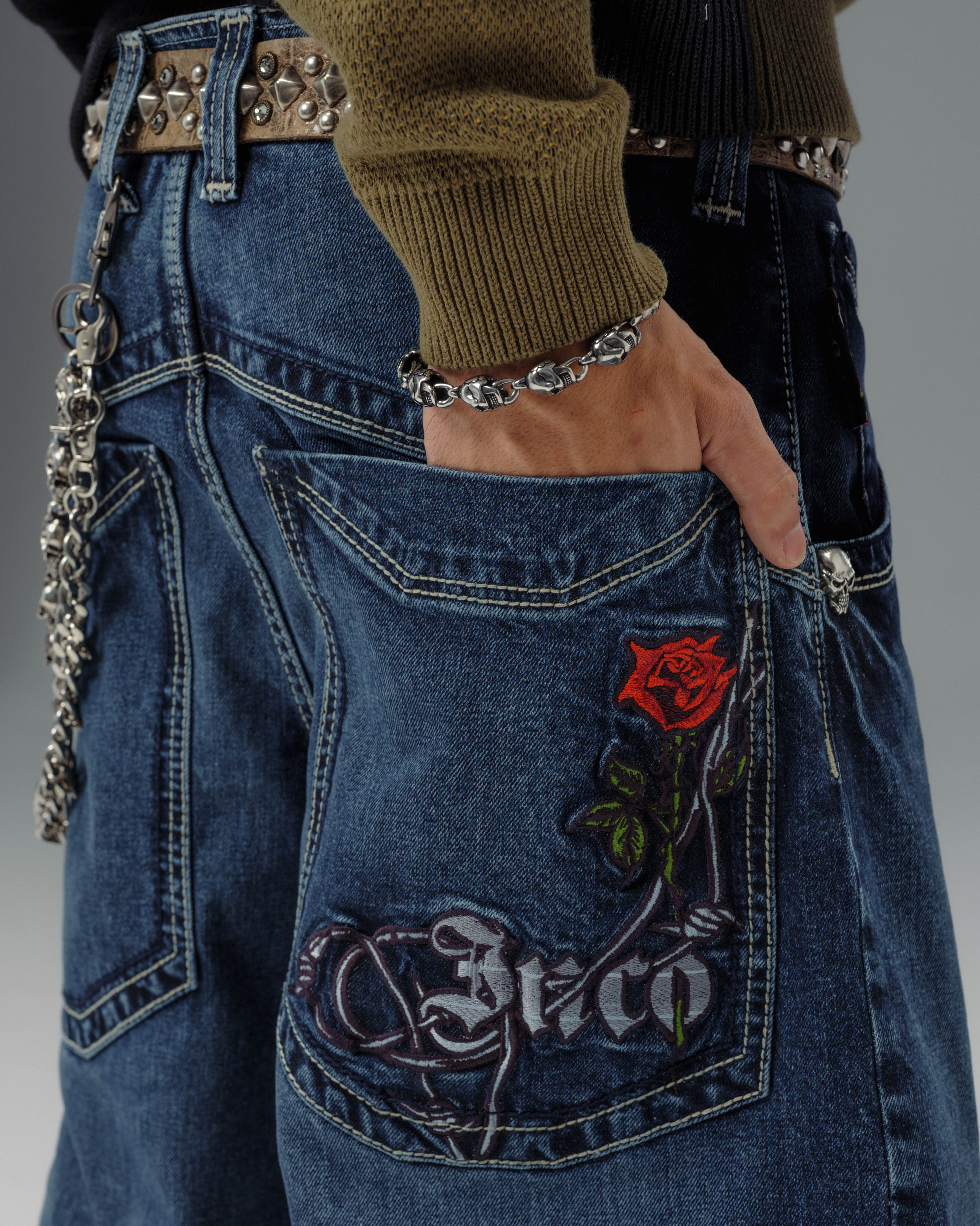 Skull & Roses Jeans. 24