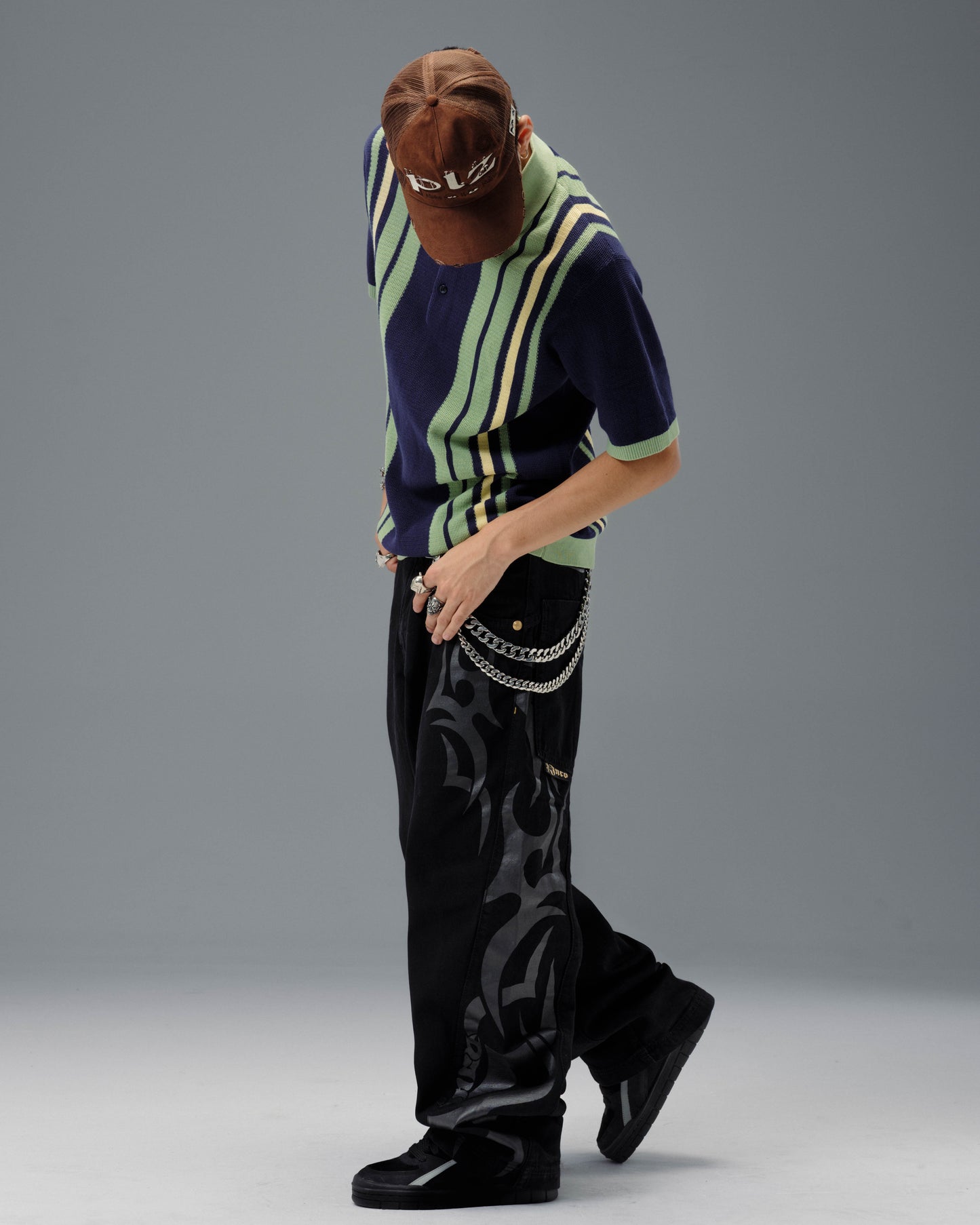 High Roller. 21". Jet Black.