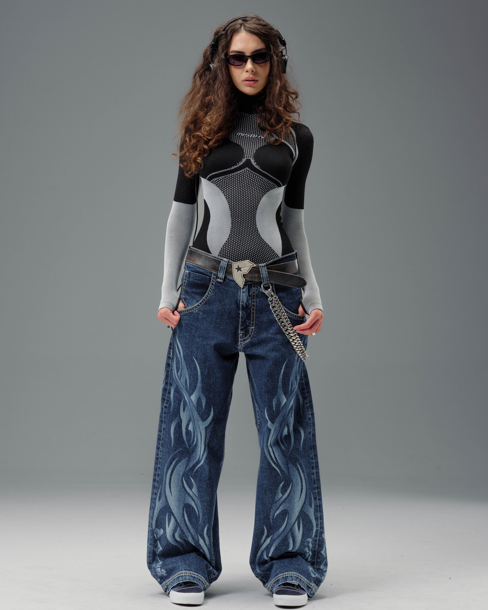 W Flame Karatz. 23". Dark Stone.