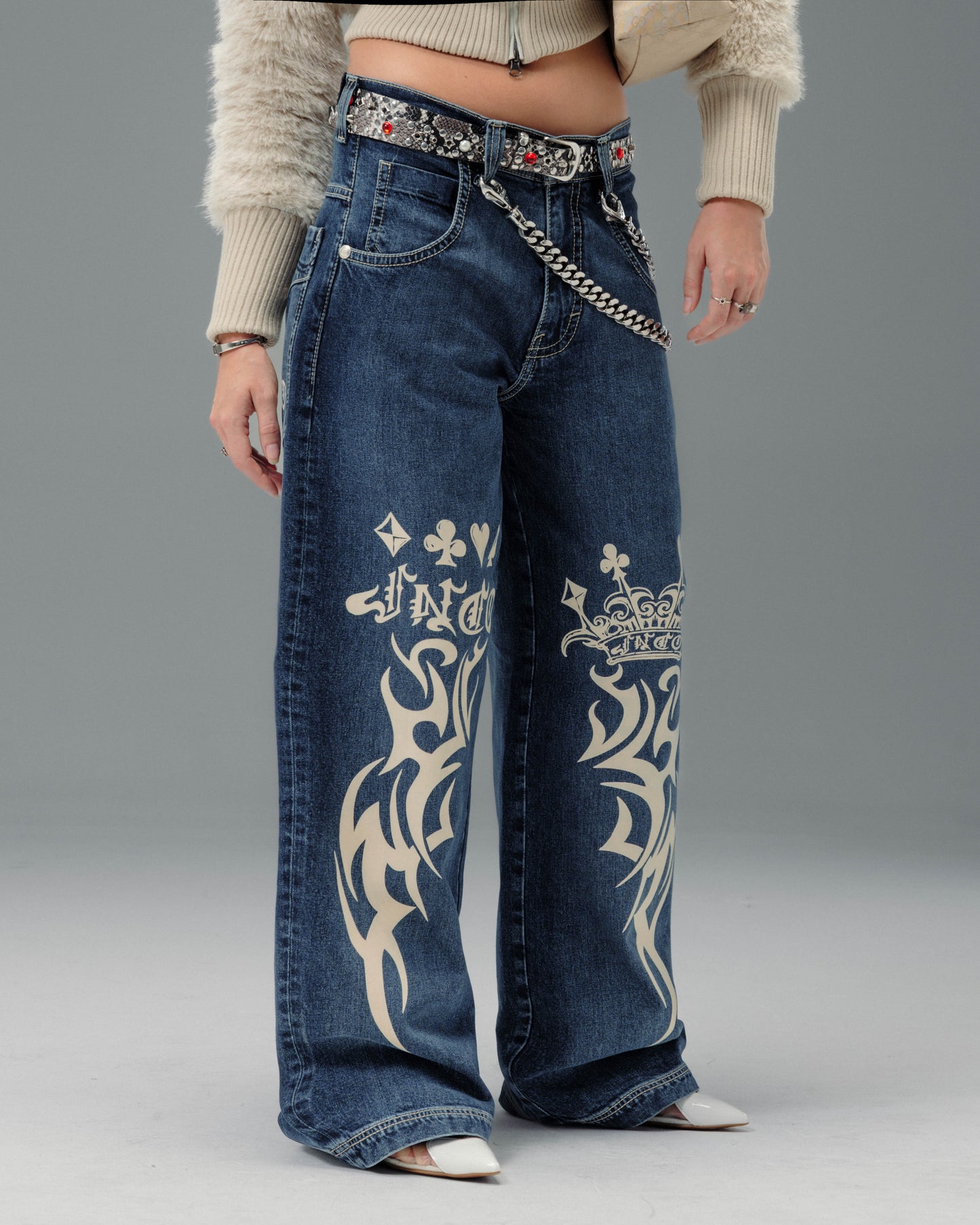 W Gambler. 23". Hand-Sand Dark Stone.