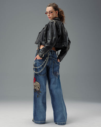 W Skull & Roses. 24". Hand-Sand Dark Stone.