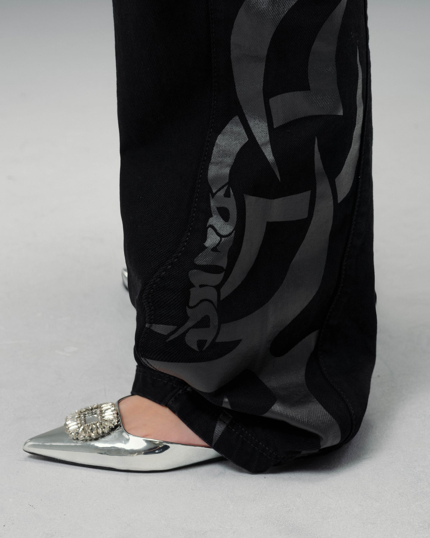 W High Roller. 21". Jet Black.