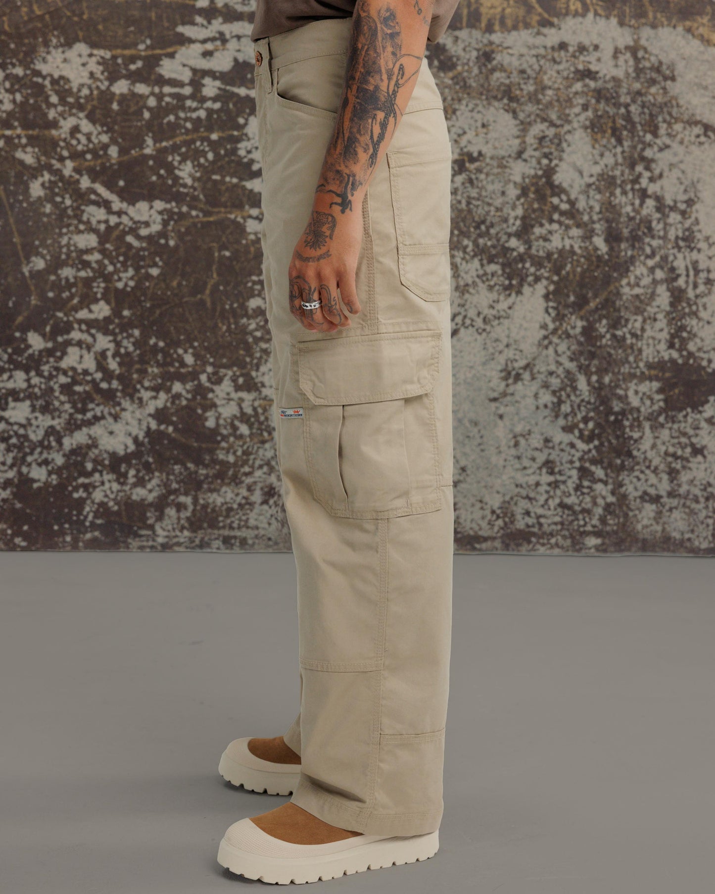 Indicator Cargo Pants. 22”. Khaki.