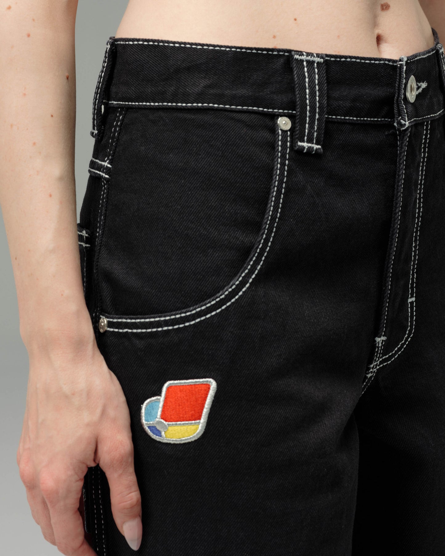 W179 Pipes. 23". Jet Black.