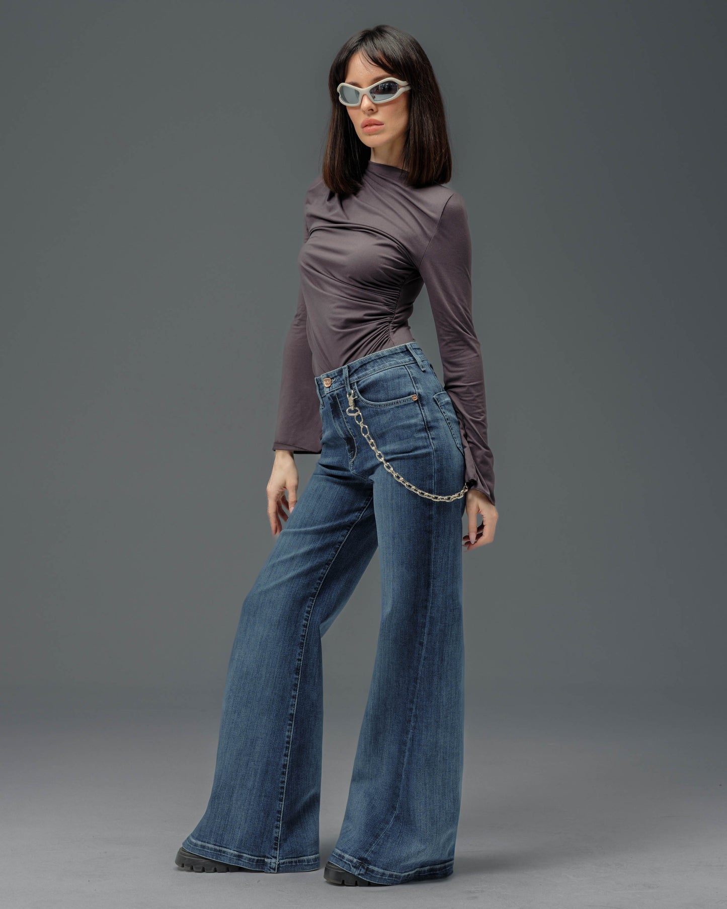 Vivianite. 28". Hand-Sand Dark Stone.