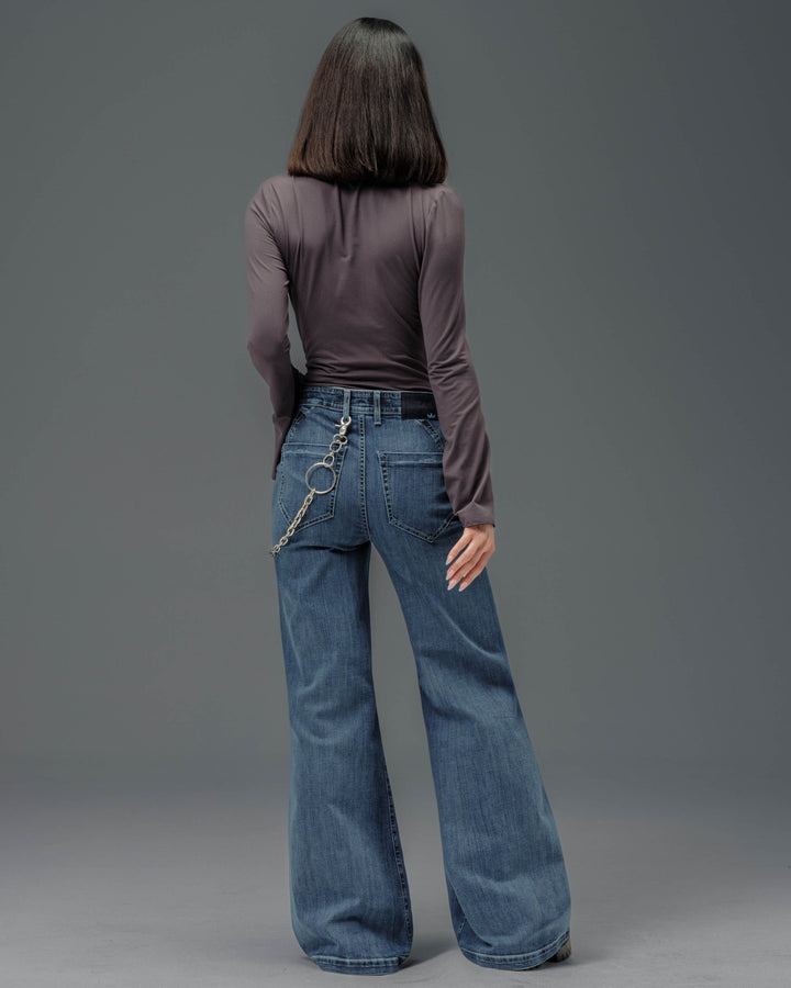 Vivianite. 28". Hand-Sand Dark Stone.