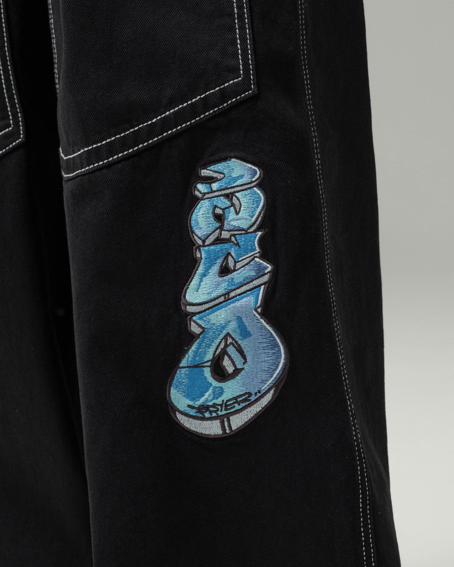 W Battle. 30". Jet Black.