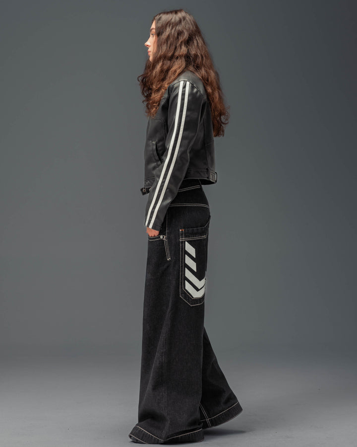 W Wide Load. 30". Laser Black.