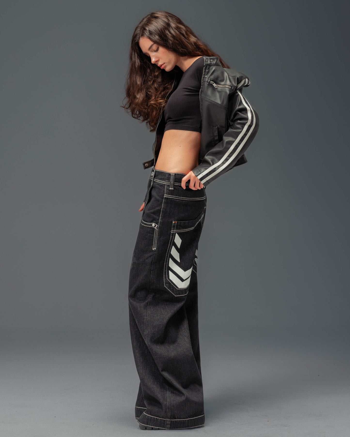 W Wide Load. 30". Laser Black.