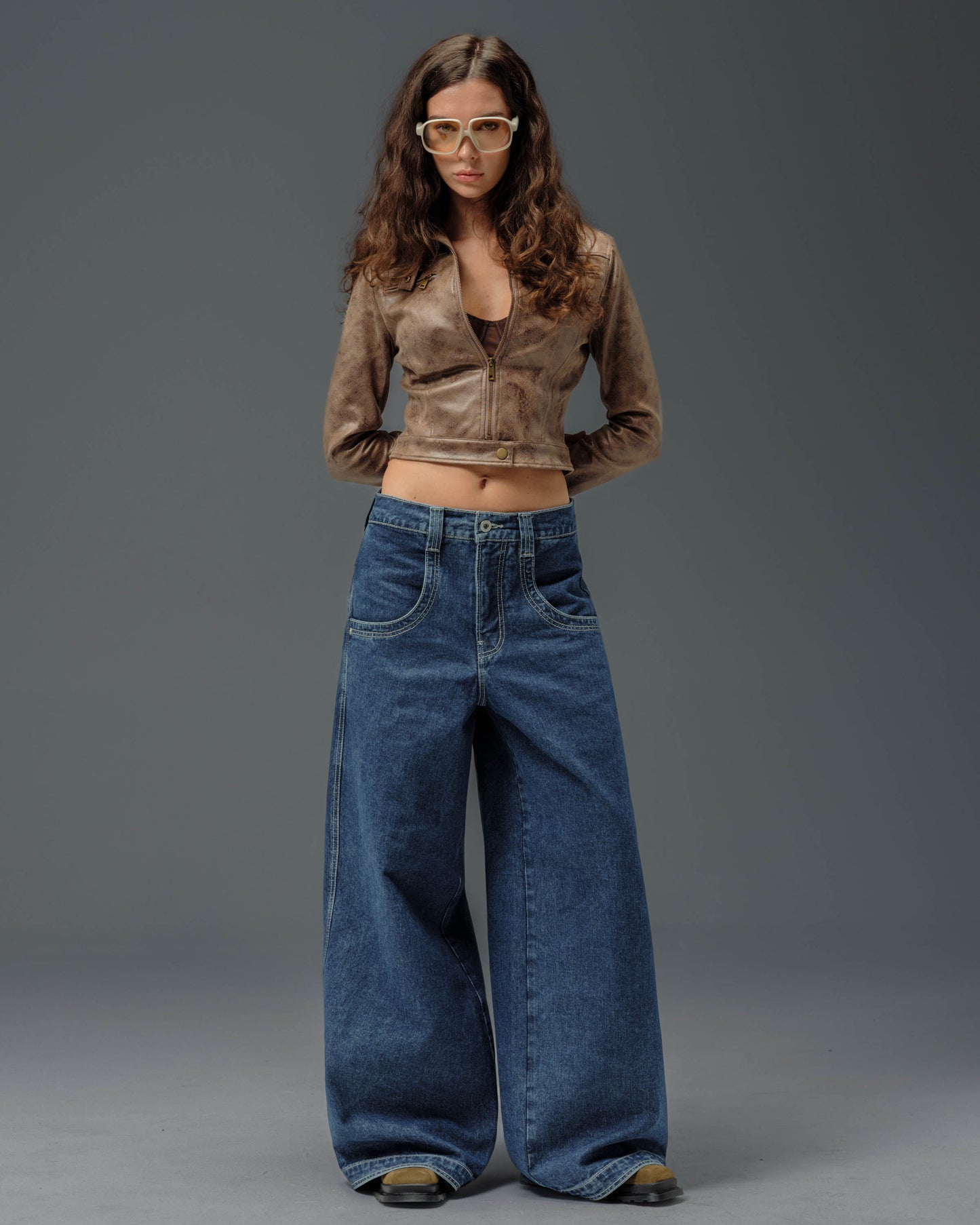 W Buddha. 28". Dark Stone.