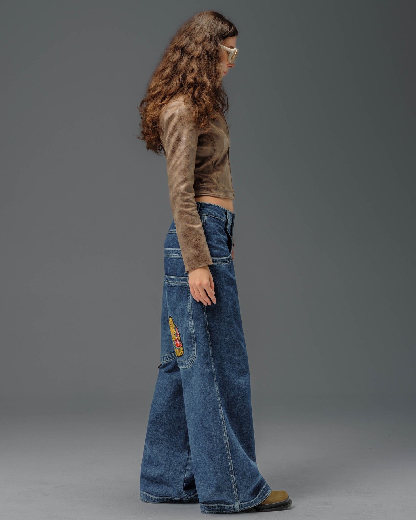 W Buddha. 28". Dark Stone.