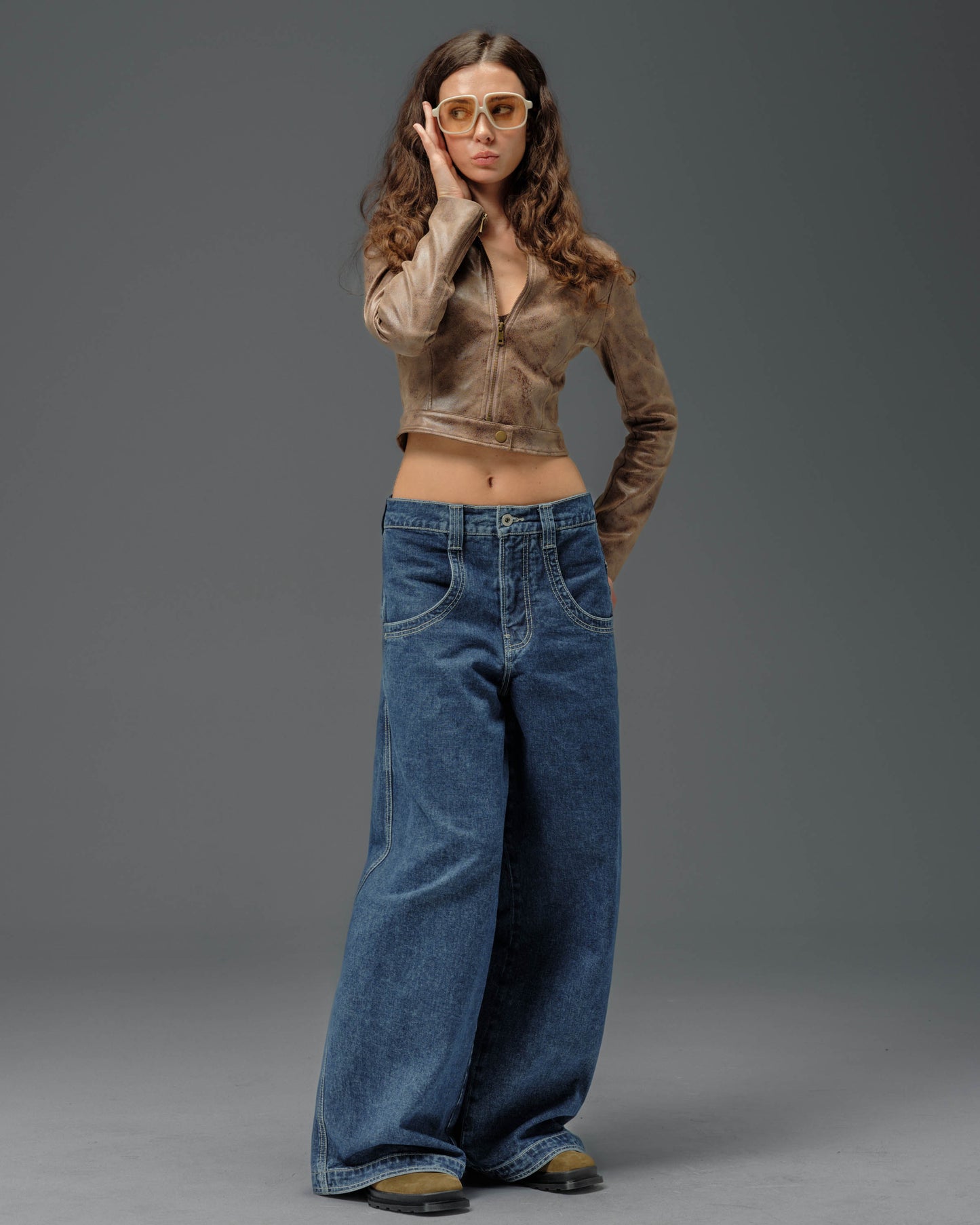 W Buddha. 28". Dark Stone.