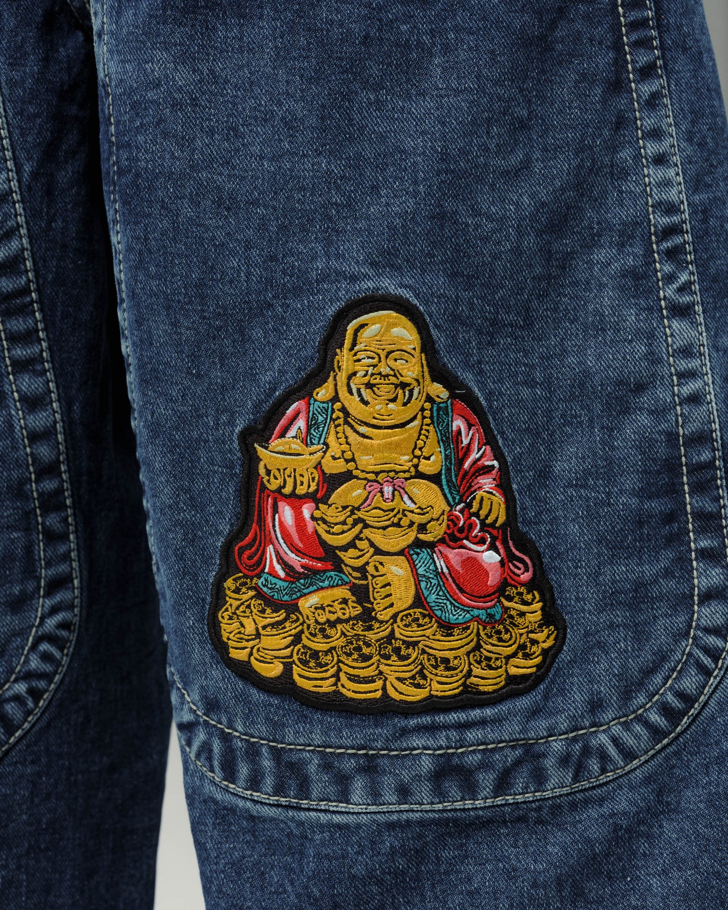 W Buddha. 28". Dark Stone.