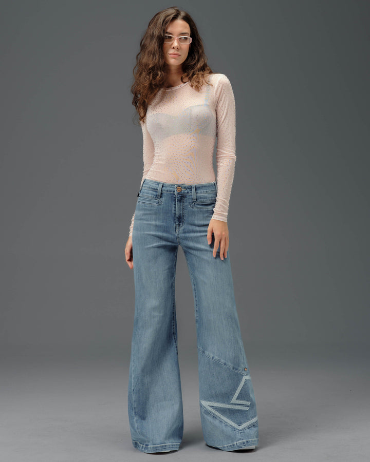 Kyanite. 30". Antique.