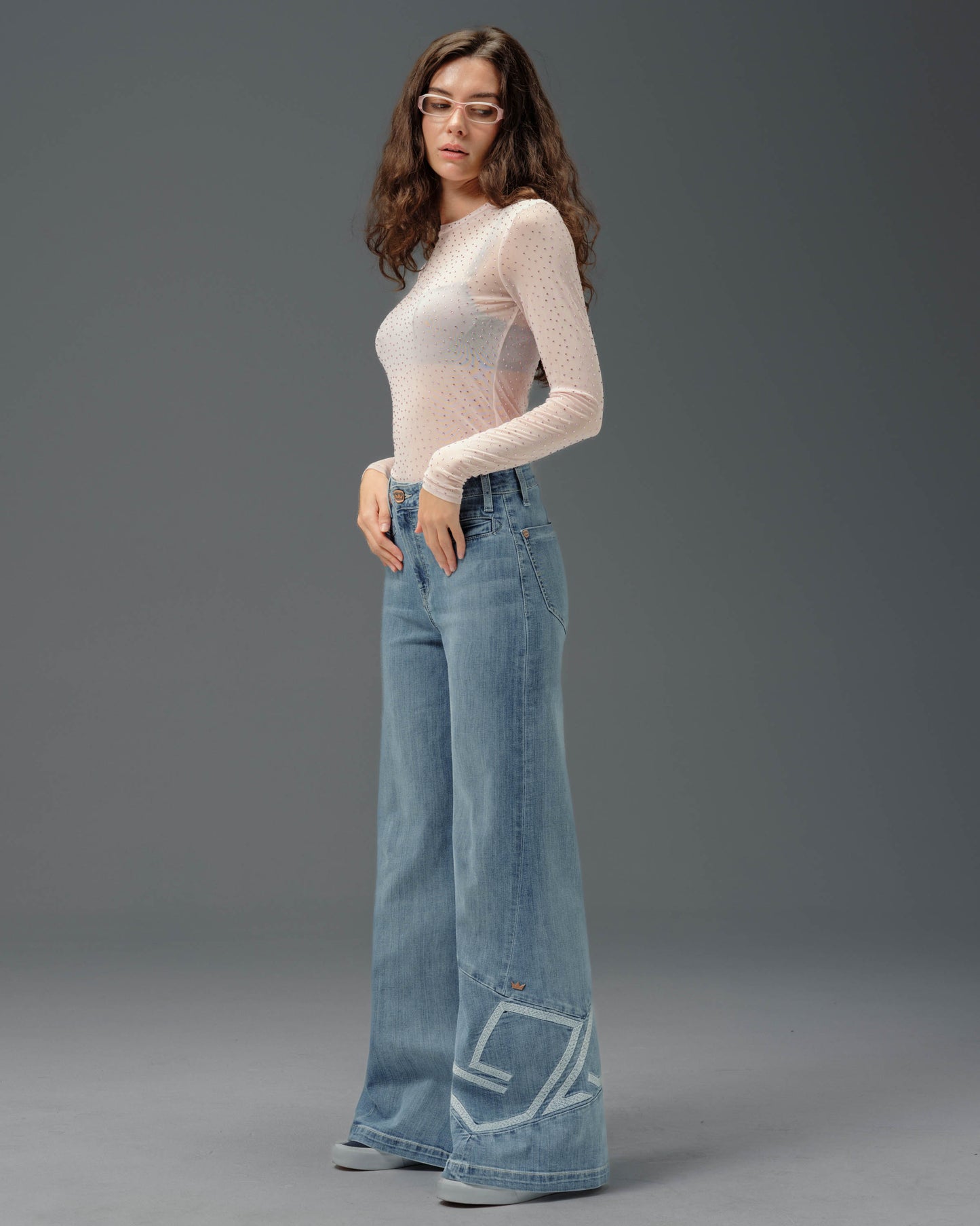 Kyanite. 30". Antique.