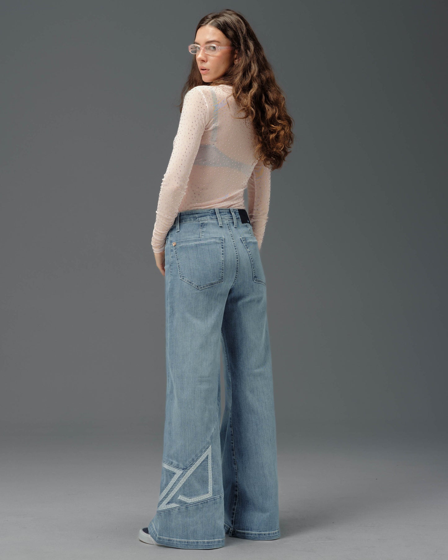 Kyanite. 30". Antique.