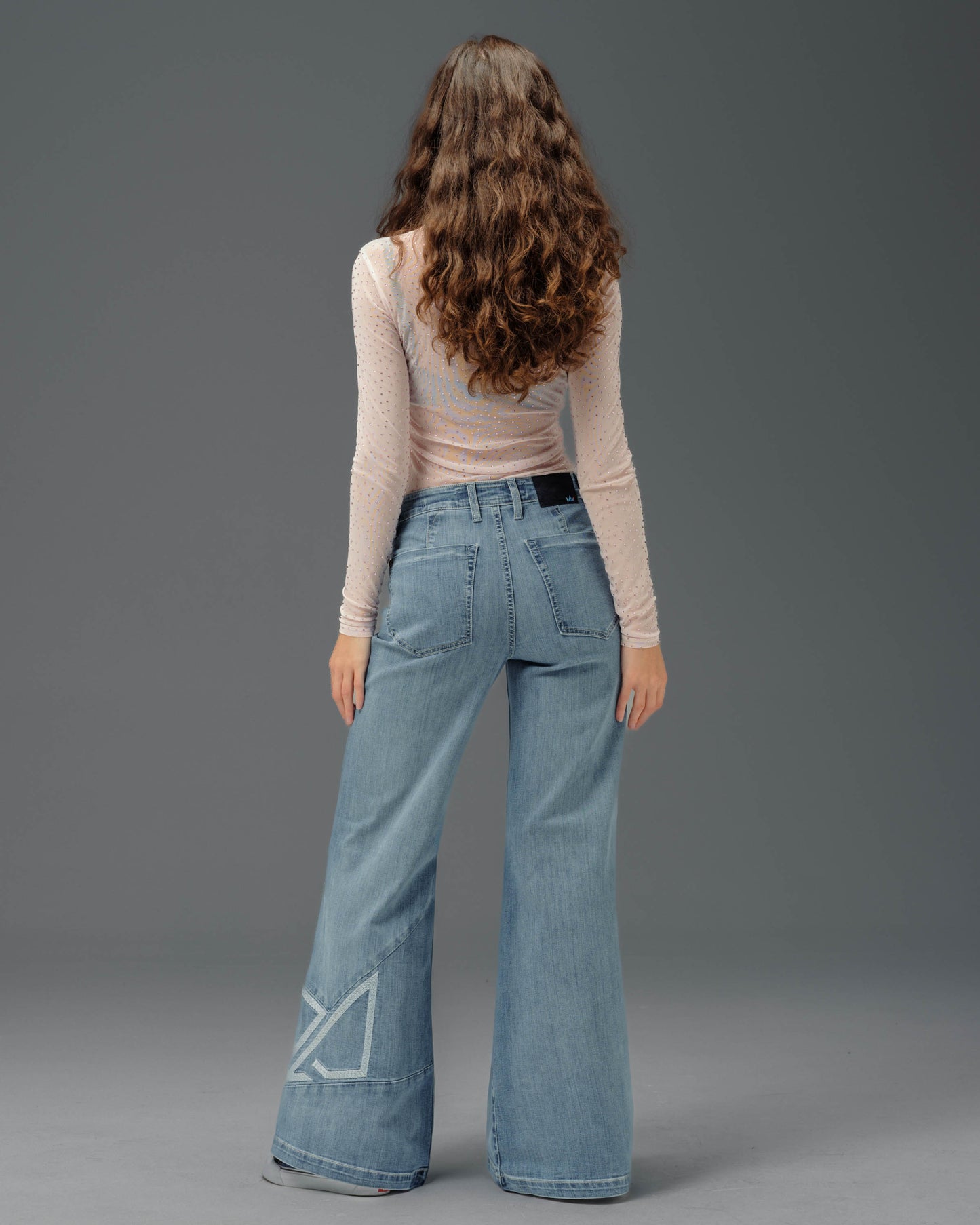 Kyanite. 30". Antique.