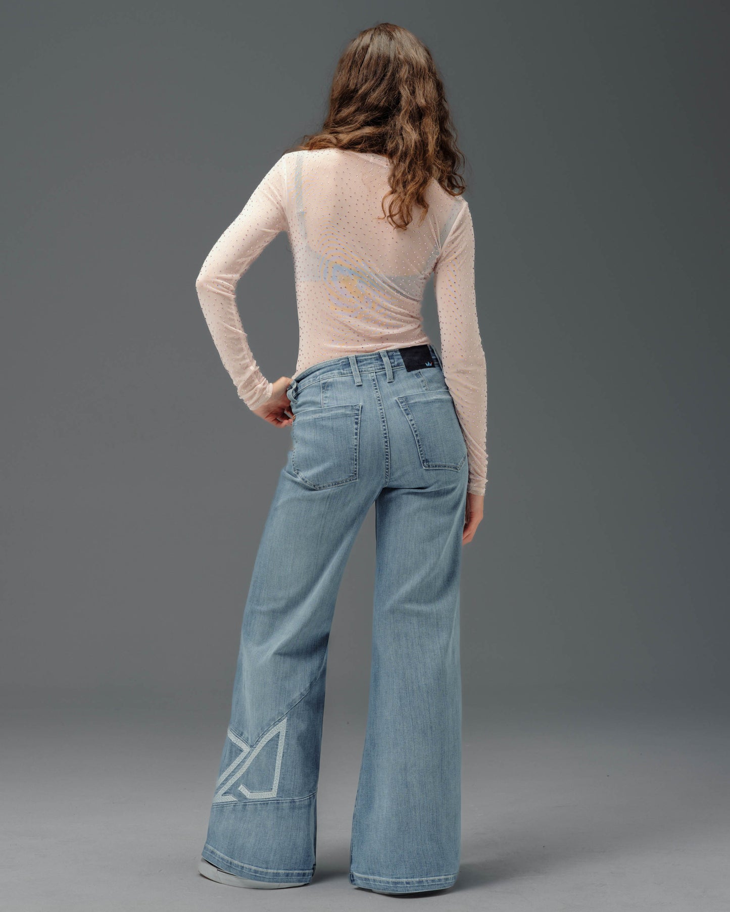 Kyanite. 30". Antique.