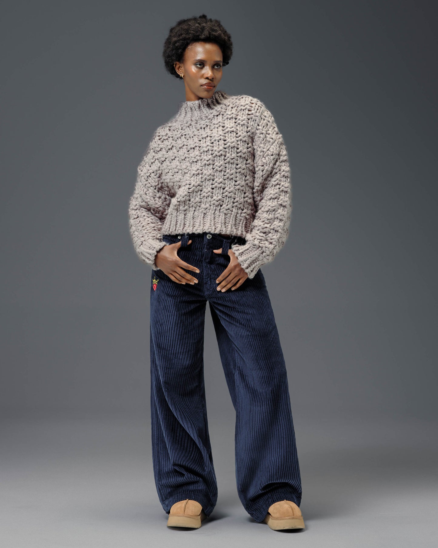 W179 Pipes. 23". 4 Wale Corduroy. Navy.