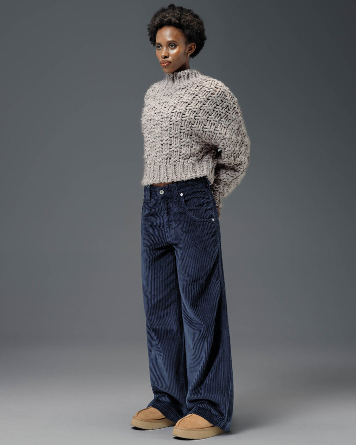 W179 Pipes. 23". 4 Wale Corduroy. Navy.