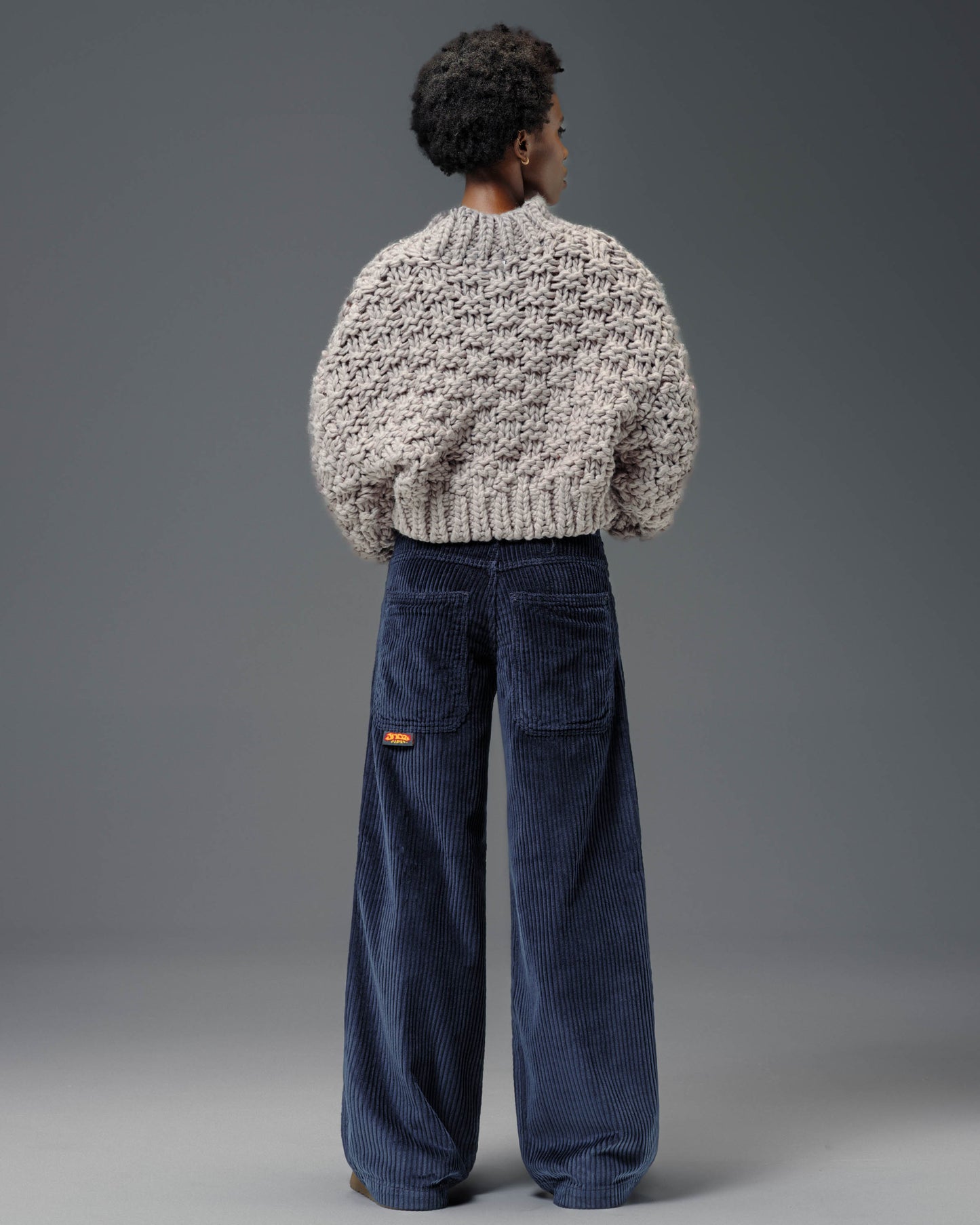 W179 Pipes. 23". 4 Wale Corduroy. Navy.