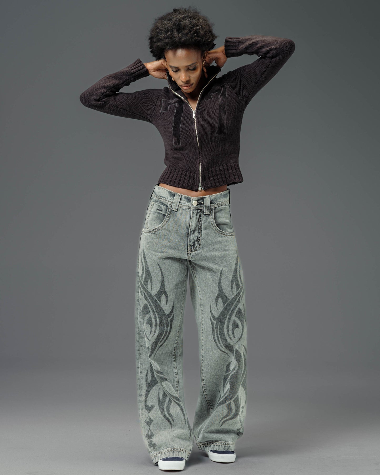 W Flame Karatz. 23". Black Vintage.