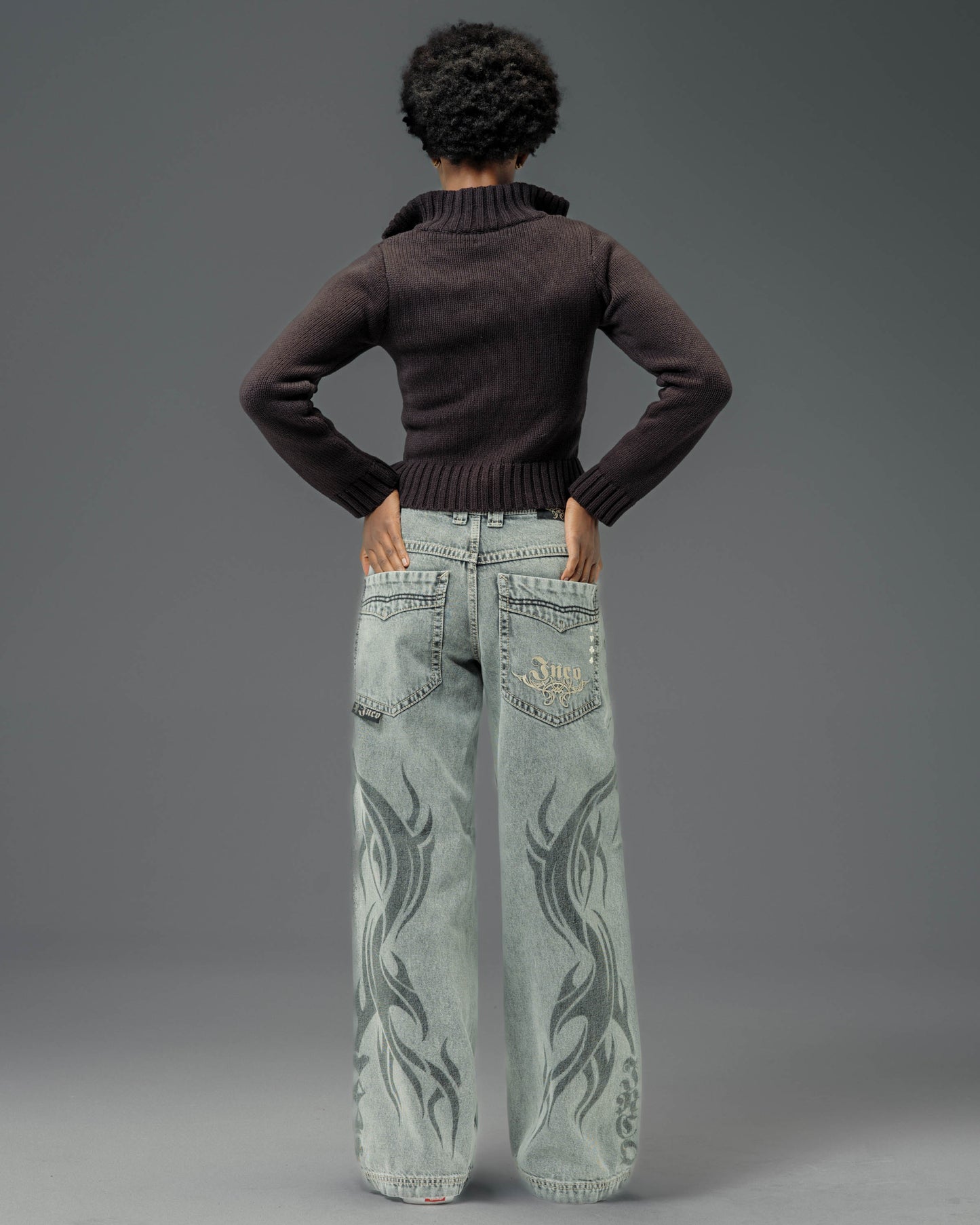 W Flame Karatz. 23". Black Vintage.