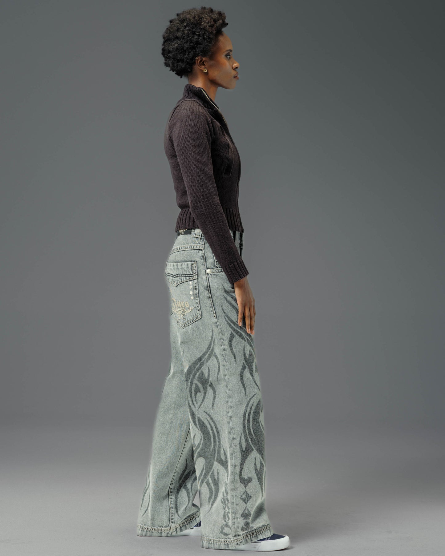 W Flame Karatz. 23". Black Vintage.