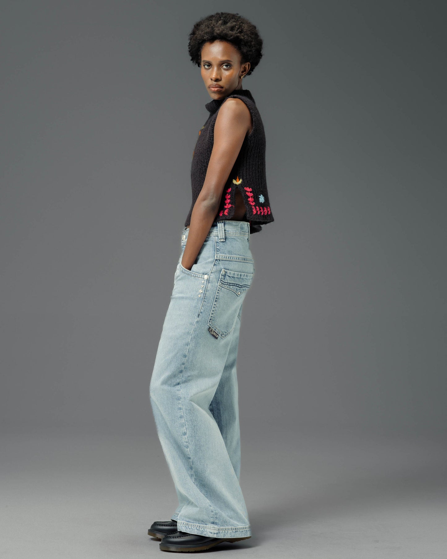 W Gambler. 23". Hand-Sand Vintage.