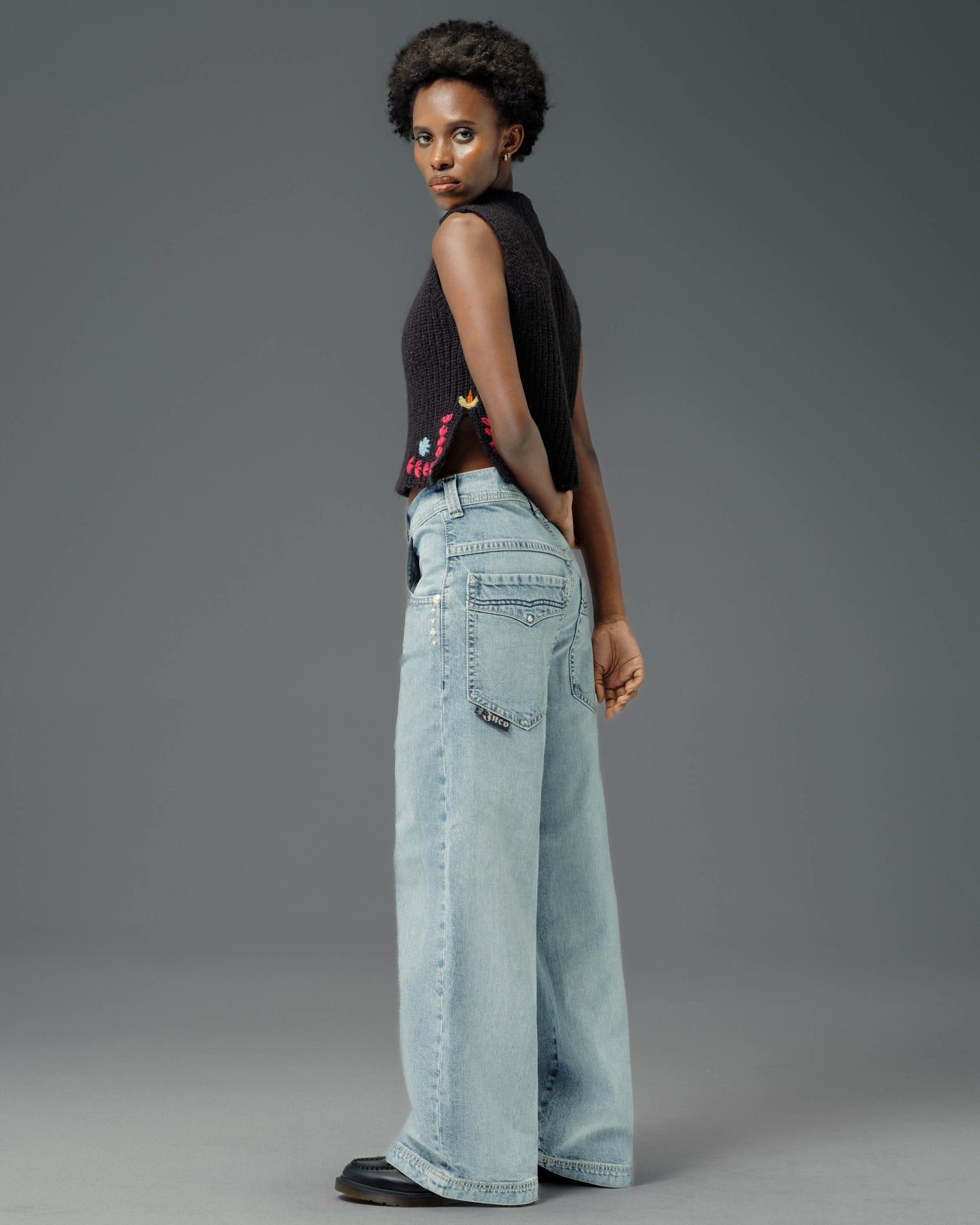 W Gambler. 23". Hand-Sand Vintage.