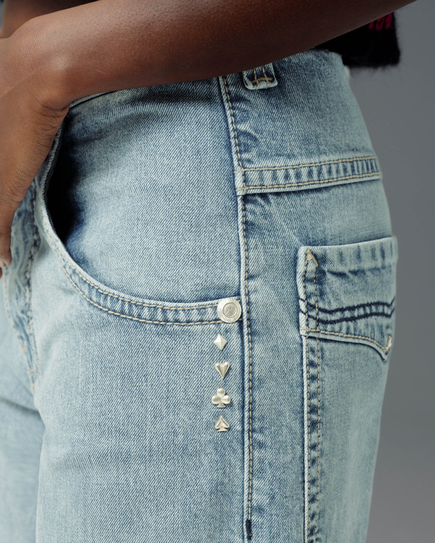 W Gambler. 23". Hand-Sand Vintage.