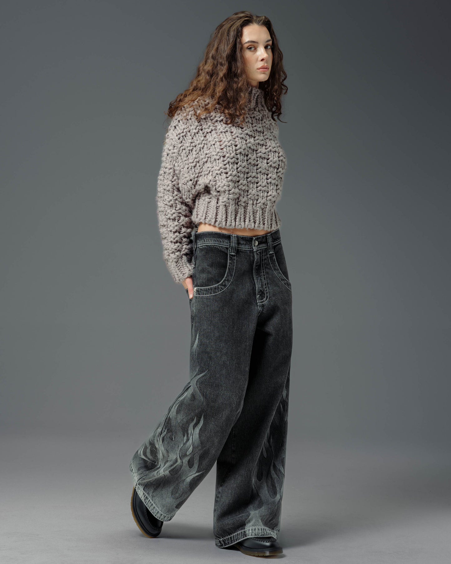 W Flame Hellfire. 26". Black Vintage.