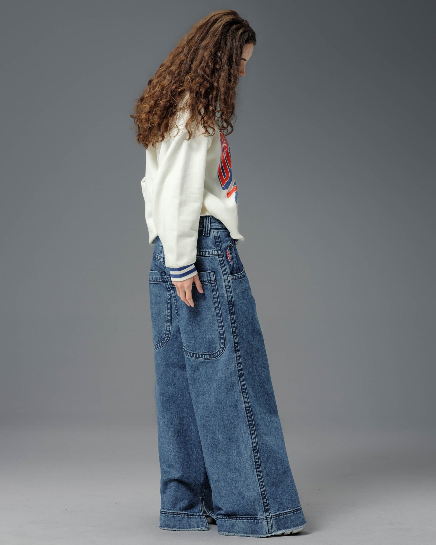 W Destroyer. 32”. Dark Stone.