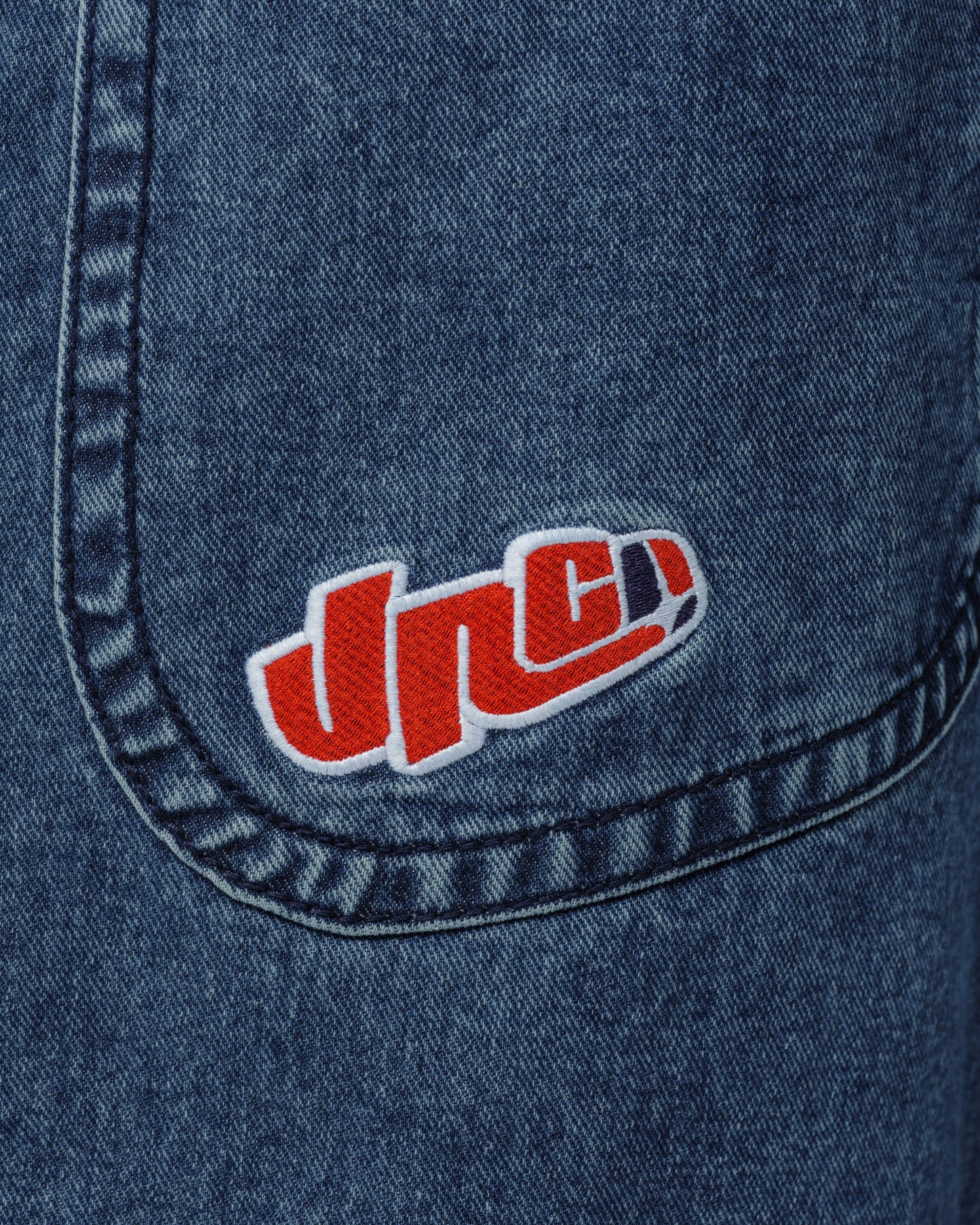 W Destroyer. 32”. Dark Stone.