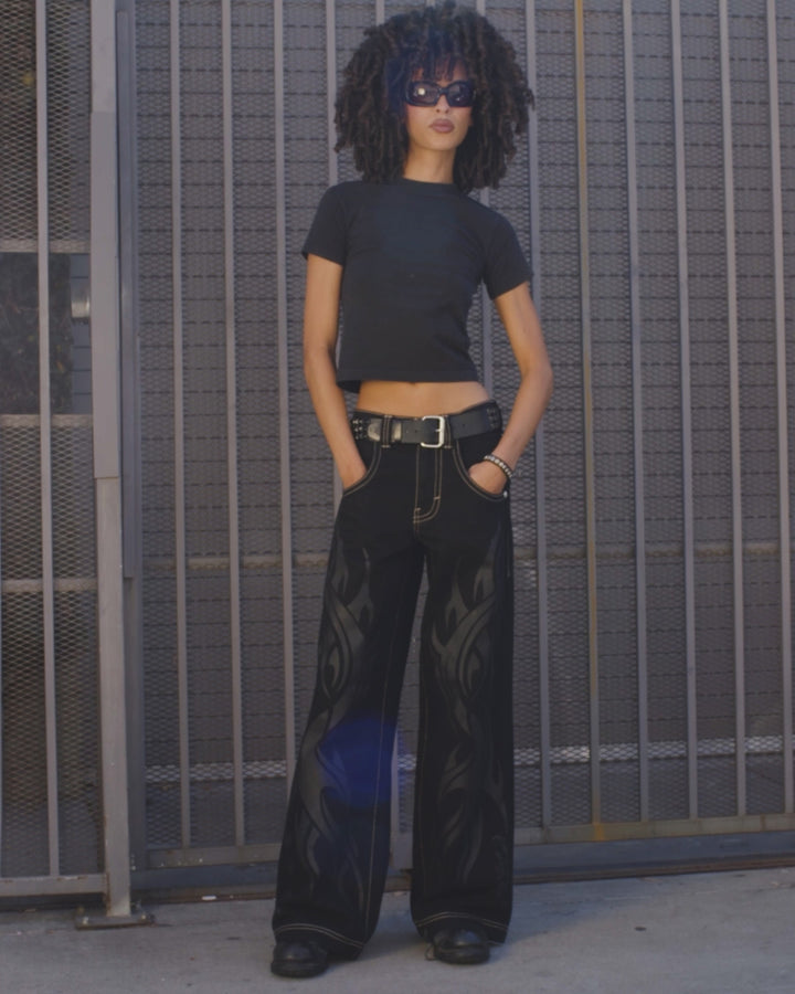 W Flame Karatz. 23". Jet Black.